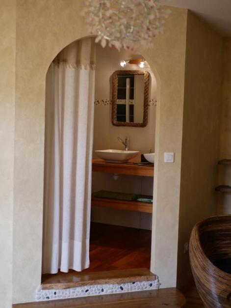 Les Jardins De Lumiere Bed & Breakfast Brusque ภายนอก รูปภาพ